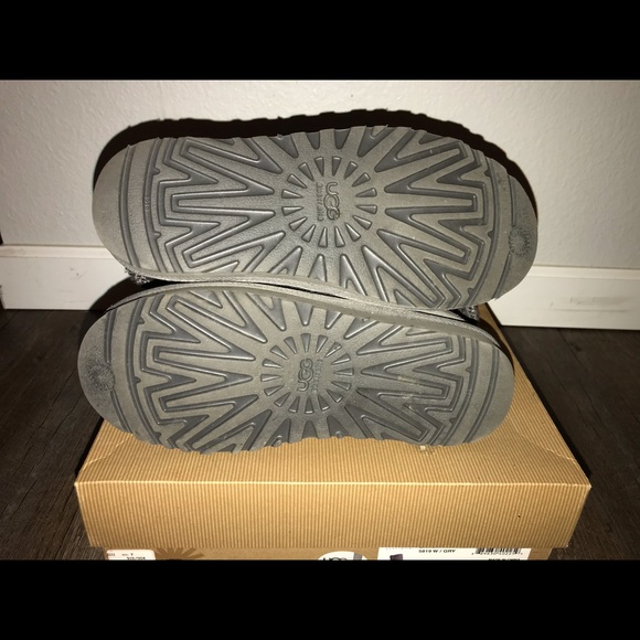 Ugg Classic Cardy grey knit size 7 - Picture 4 of 5